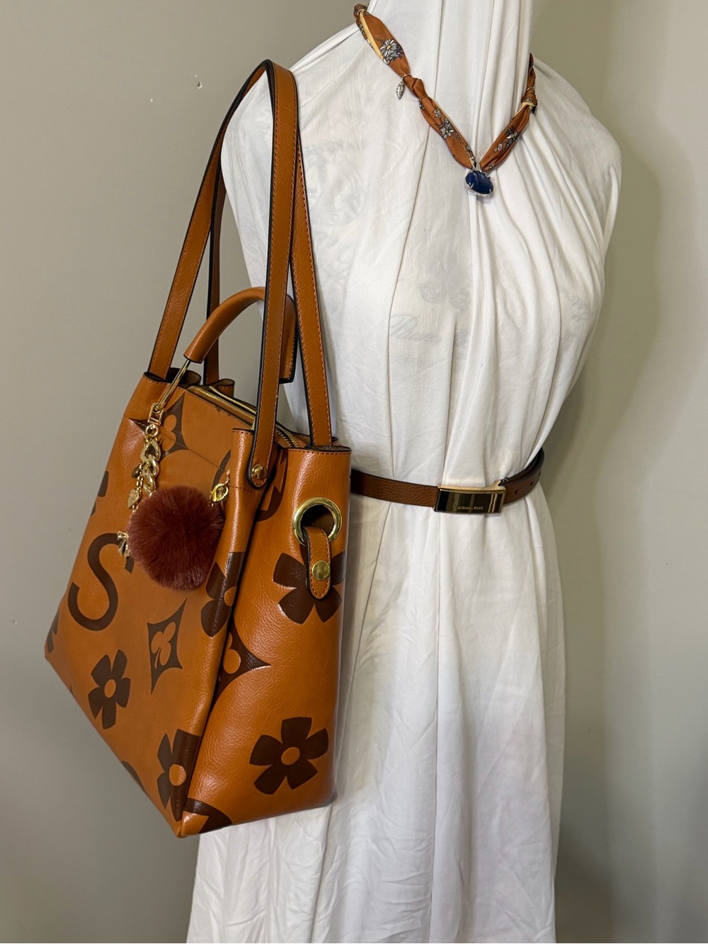 NWOT Travistar Floral Embossed Faux Leather Bucket Tote (Brown) - Picture 8 of 16